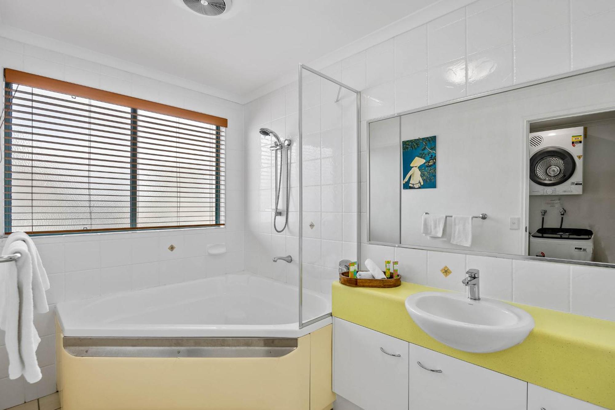 Sunshine Towers Boutique Apartments Maroochydore Exterior photo